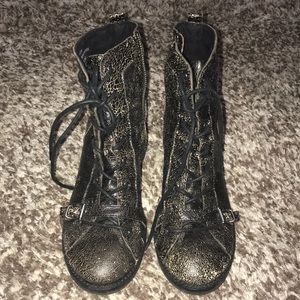 Leather side zipper boot- destroyed paint style